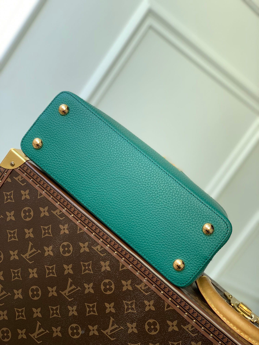 Louis Vuitton Capucines MM