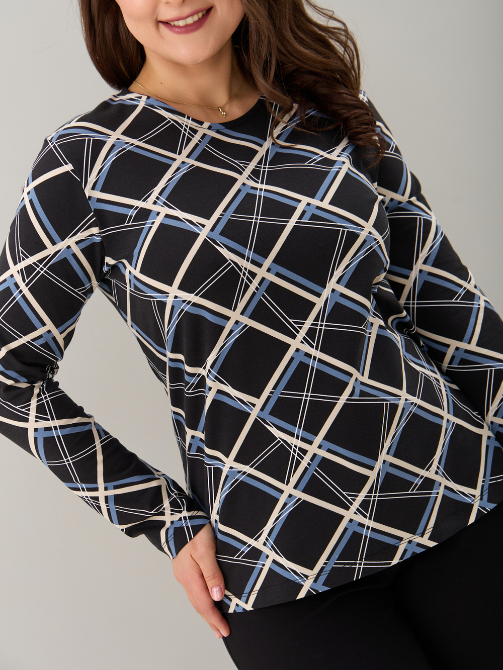 Лонгслив ЛНкл-081/черный-абстракциялинии