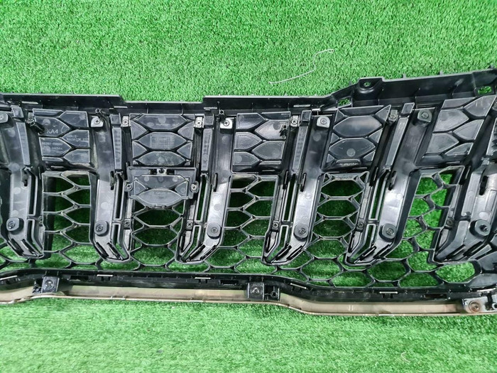 Решетка радиатора Kia Carnival 4 (2020-2023)