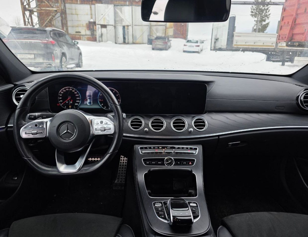 Mercedes-Benz E-CLASS 200 4MATIC Sport