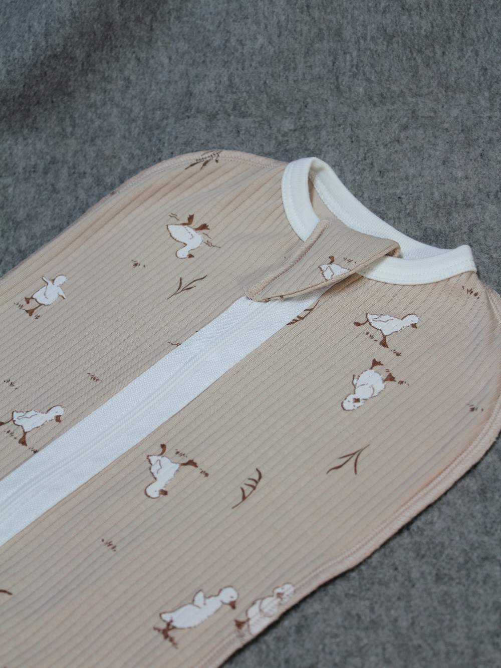 Пеленальный кокон Утята РУБЧИК Светлый кофе RinaAmari