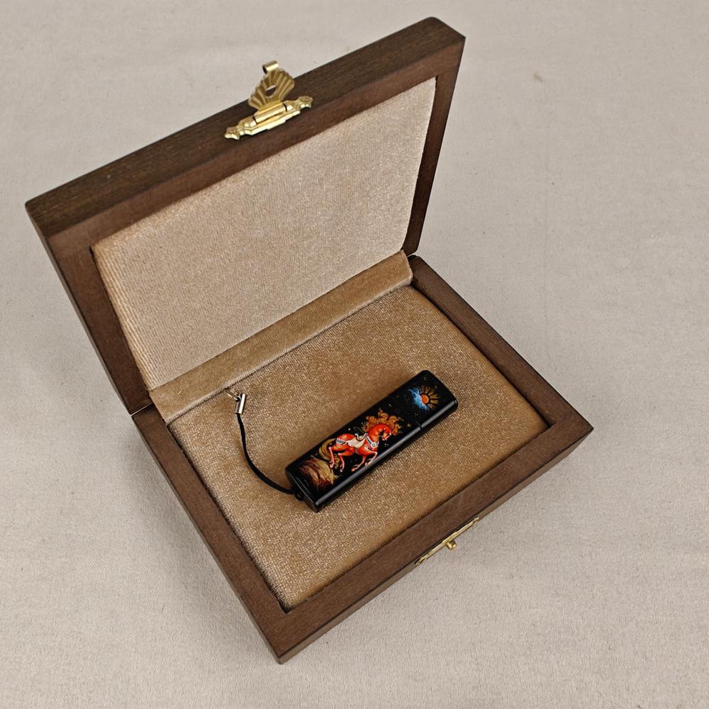 Флешка USB в футляре с ручной росписью "Сказочный конь"