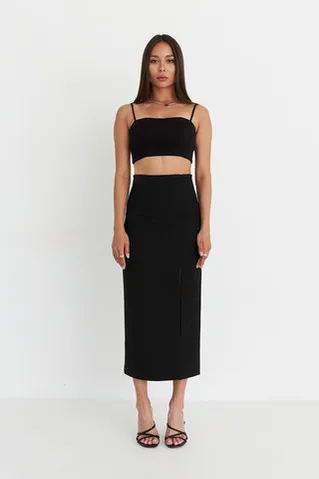 Короткий топ из джерси черного цвета