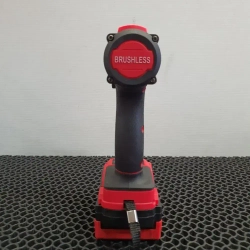 Milwaukee Дрель-шуруповерт, 18 В, 100 Нм, 2 АКБ