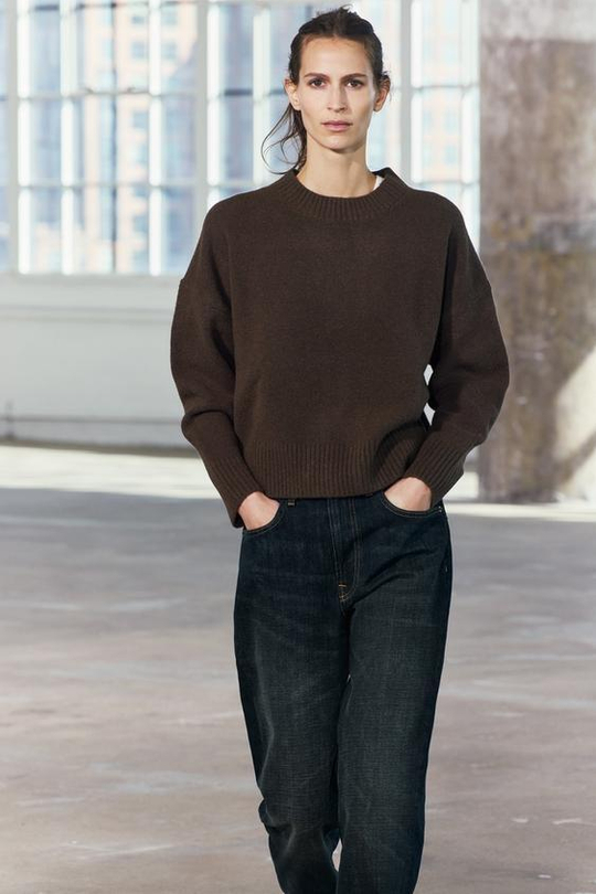 ZARA СВИТЕР ИЗ МЯГКОГО ТРИКОТАЖА, КОРИЧНЕВЫЙ
