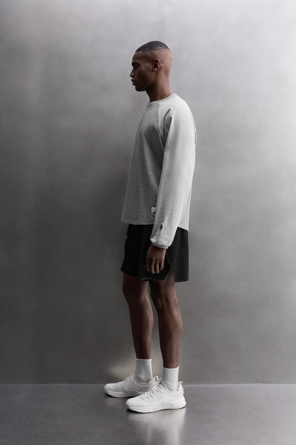 ZARA ФУТБОЛКА COLOR BLOCK С ДЛИННЫМИ РУКАВАМИ И ВЫШИВКОЙ, СЕРЫЙ МЕЛАНЖ