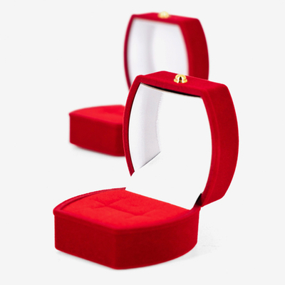 Футляр флокированный с кнопочкой, серия "Романтика"