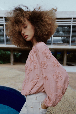 ZARA КУРТКА ОВЕРСАЙЗ С ЦВЕТОЧНЫМ УЗОРОМ, ПАСТЕЛЬНО-РОЗОВЫЙ