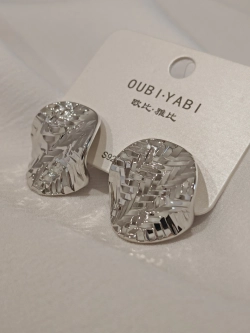 Серьги Oubi Yabi «Рельефный овал» Silver