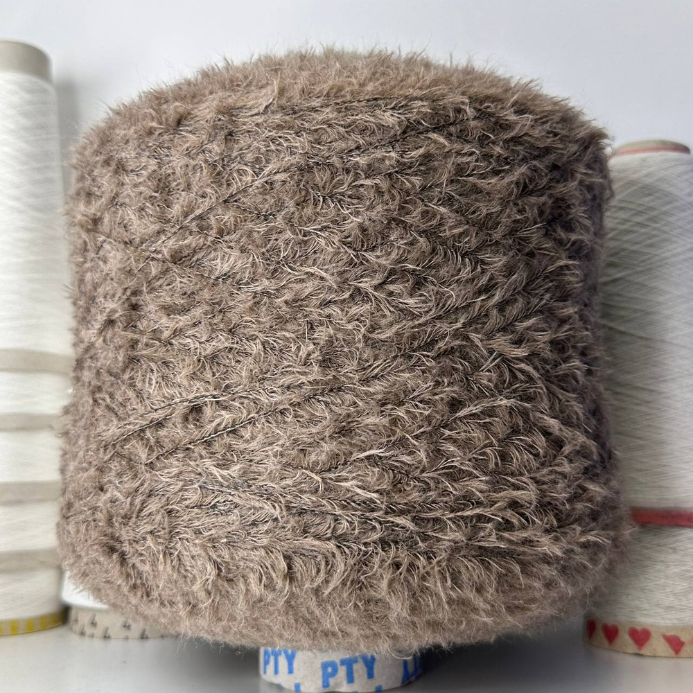 MERINO PELUCHE - E.Miroglio; 90% меринос, 10% п/а; 300м/100 гр; Травка; цвет: коричневый «Мишка»