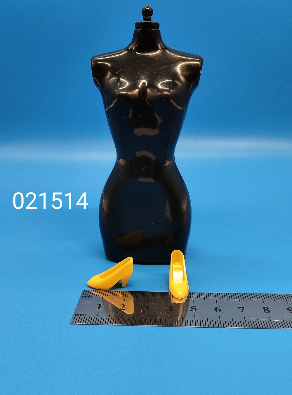 Обувь для куклы Барби 021514