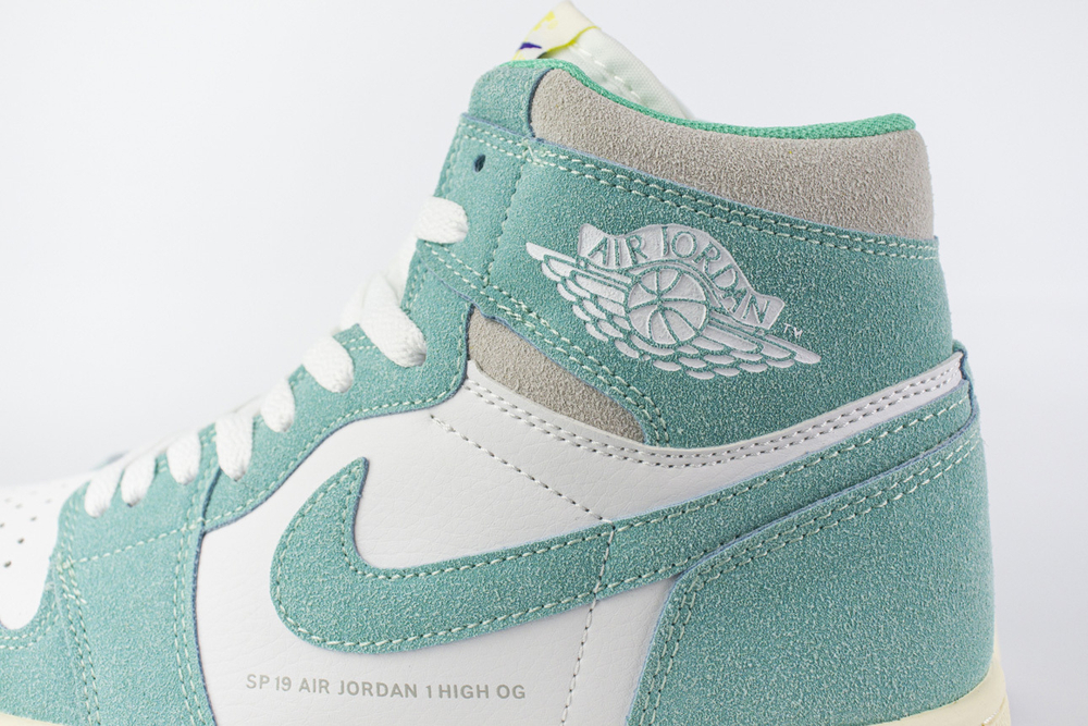 Кроссовки Nike Air Jordan 1 Mid Wmns Mint