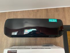 Бытовая сплит-система Hisense BLACK CRYSTAL Classic A AS-07HW4SYDTG035В (комплект)
