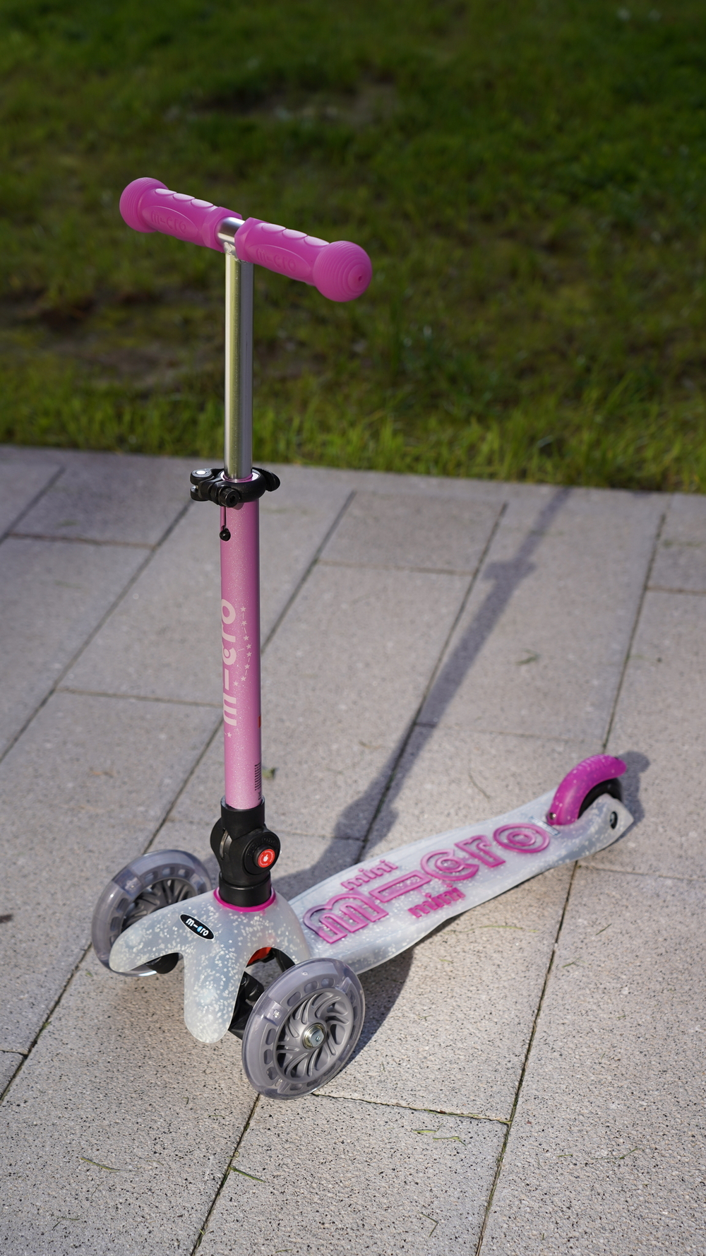 Самокат Mini Micro Deluxe Orion LED складной, розовый