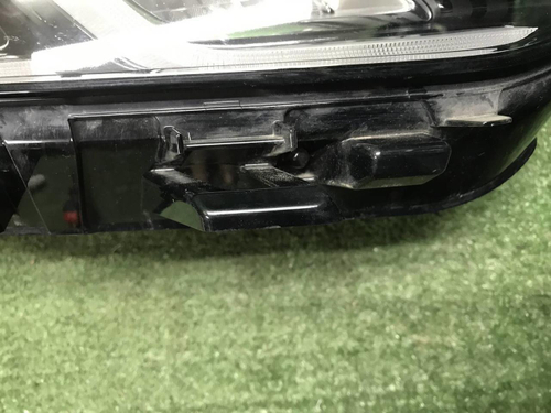 Фара правая Geely Coolray (2019-2024) LED