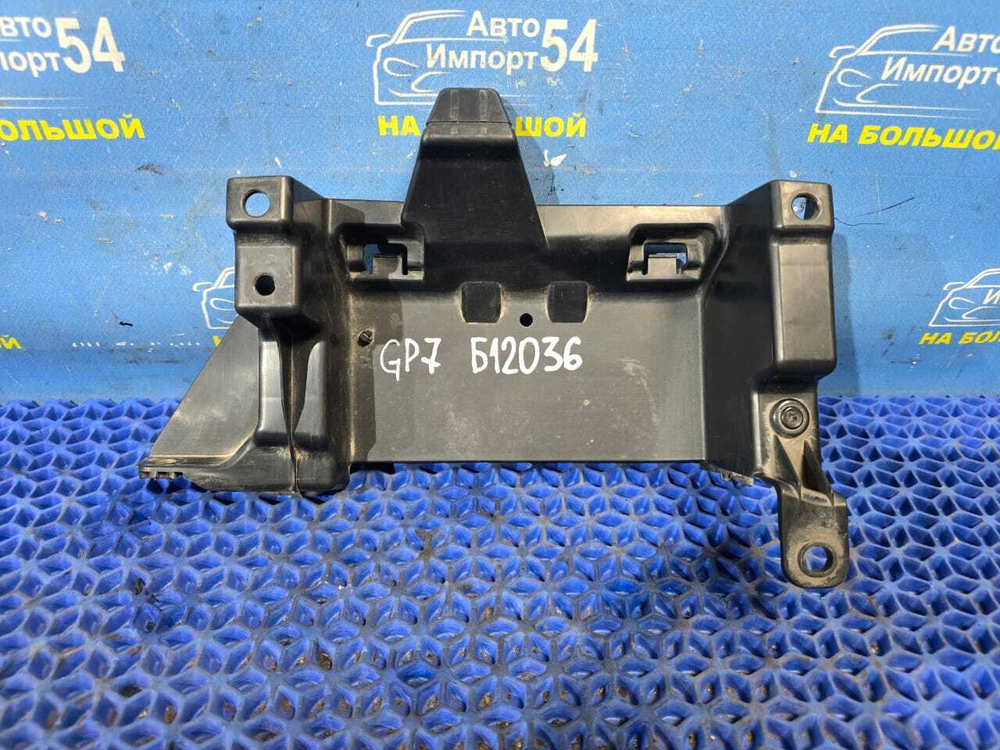 Накладка на рамку радиатора Honda SHUTTLE 2015-2022