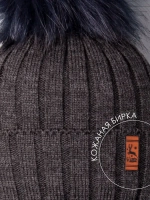 Шапка зимняя для мальчика на завязках и снуд