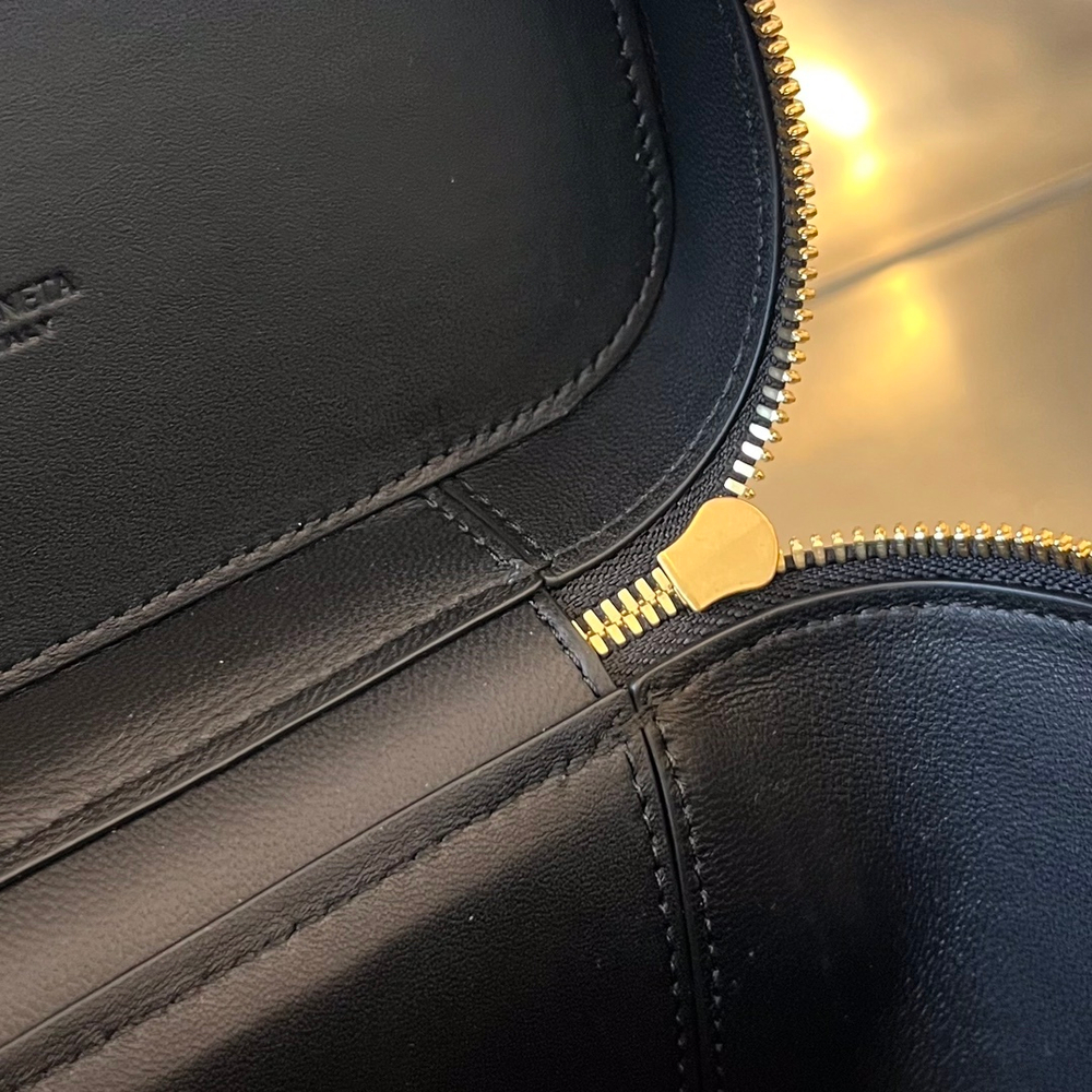 Bottega Veneta Mini Intrecciato Vanity Case