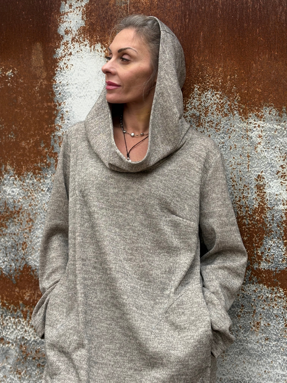 Платье Assassin / не знаем какой это цвет / красивый