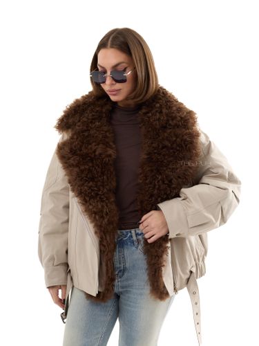 Бежевая парка-косуха с меховым воротником