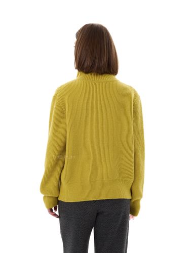 Салатовый кардиган в рубчик на пуговицах