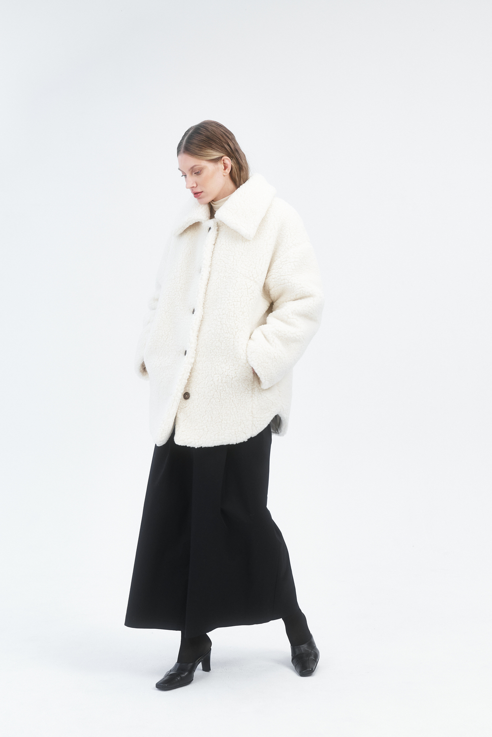 Шубка из овечьей шерсти