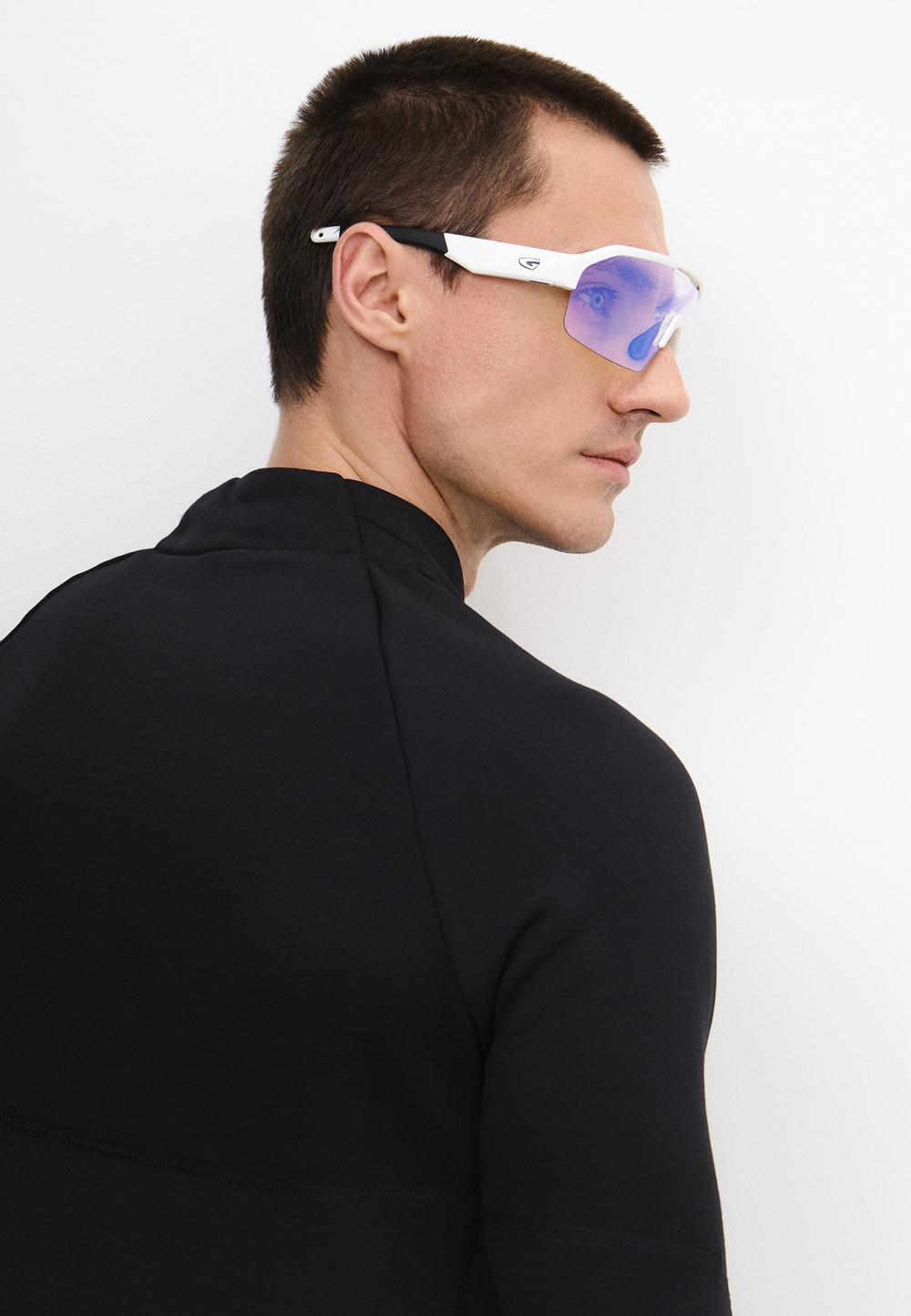 Спортивные очки GOG Thor C / Matt White-Black / Photochromic Blue Lens