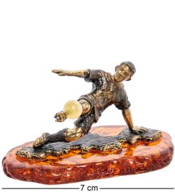 Народные промыслы AM-2215 Фигурка «Футболист» (латунь, янтарь)