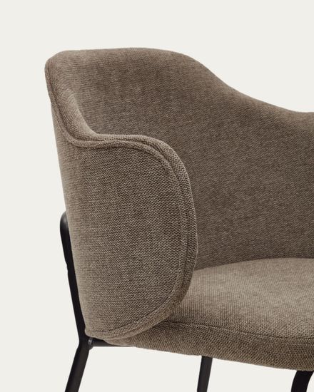 Suanna Стул коричневого цвета с черными стальными ножками La Forma Испания 