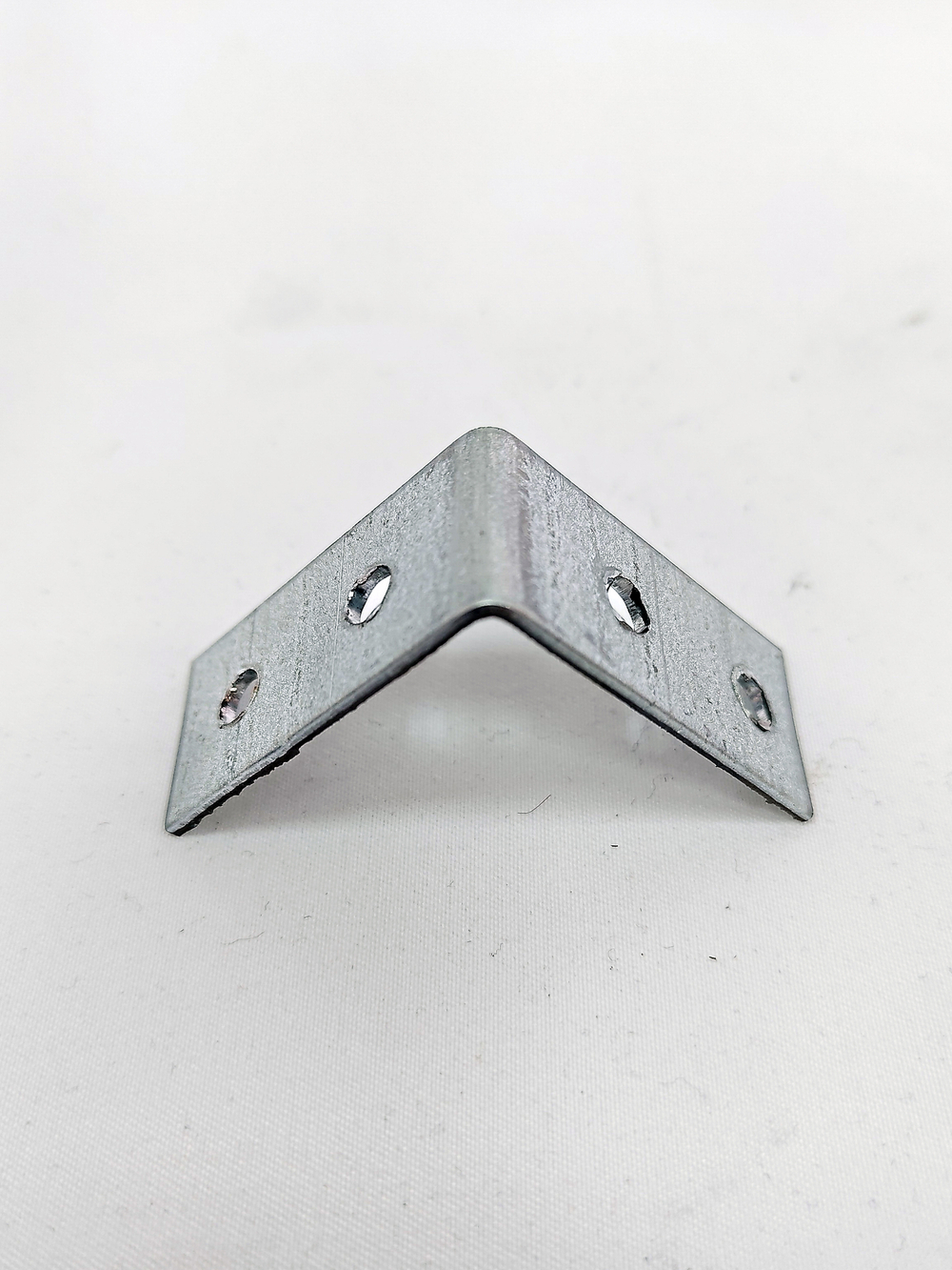 40х40х20 ОЦ. Крепежный уголок равносторонний (25 шт)