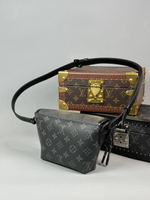 Сумка-мессенджер Louis Vuitton