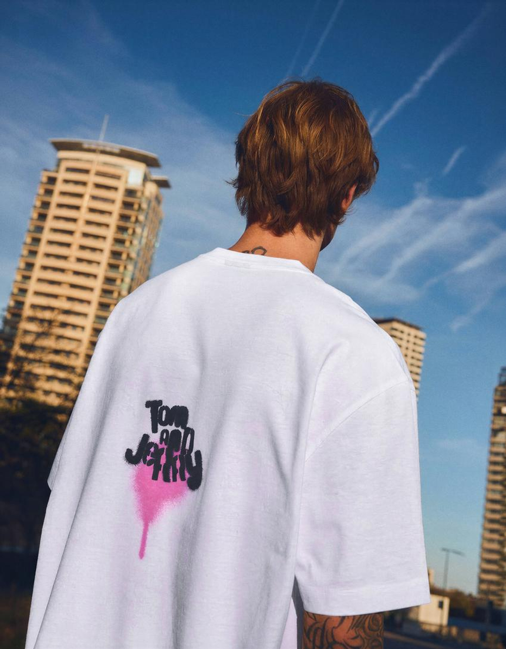 BERSHKA Футболка с коротким рукавом «Tom & Jerry», белый