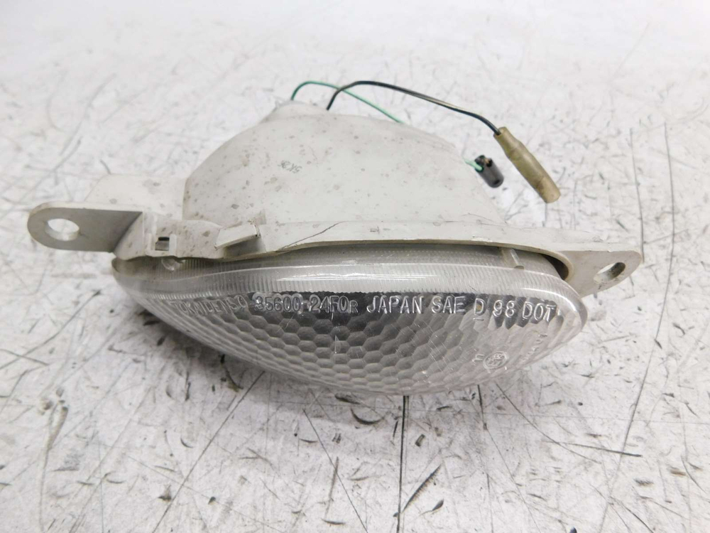 Поворотник передний правый Suzuki GSX1300R 99-07 35600-24F0