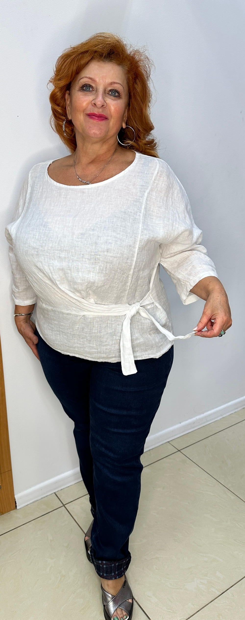 Белый льняной блузон с завязкой