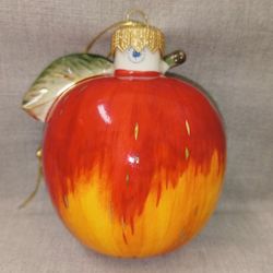 Фарфоровая ёлочная игрушка Яблоко
