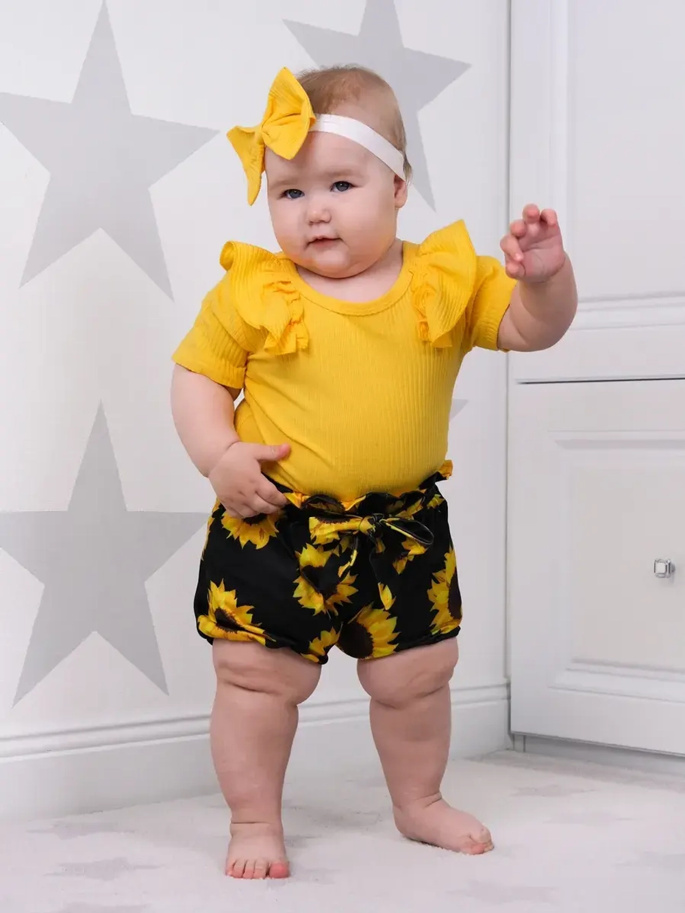 Летний костюм для девочки нарядный