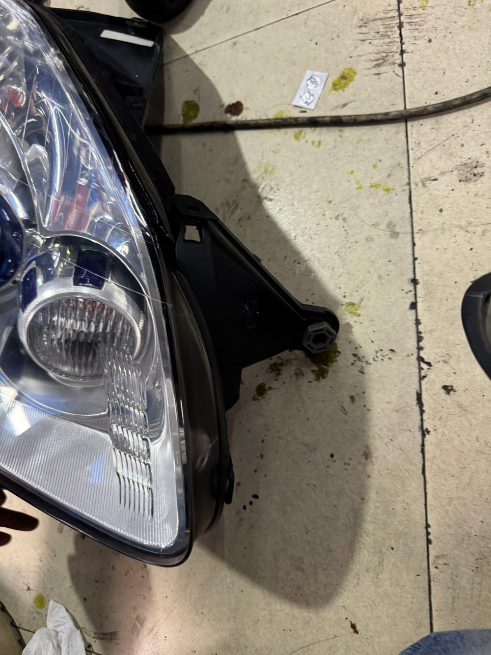 Оригинальная LED фара Buick Enclave