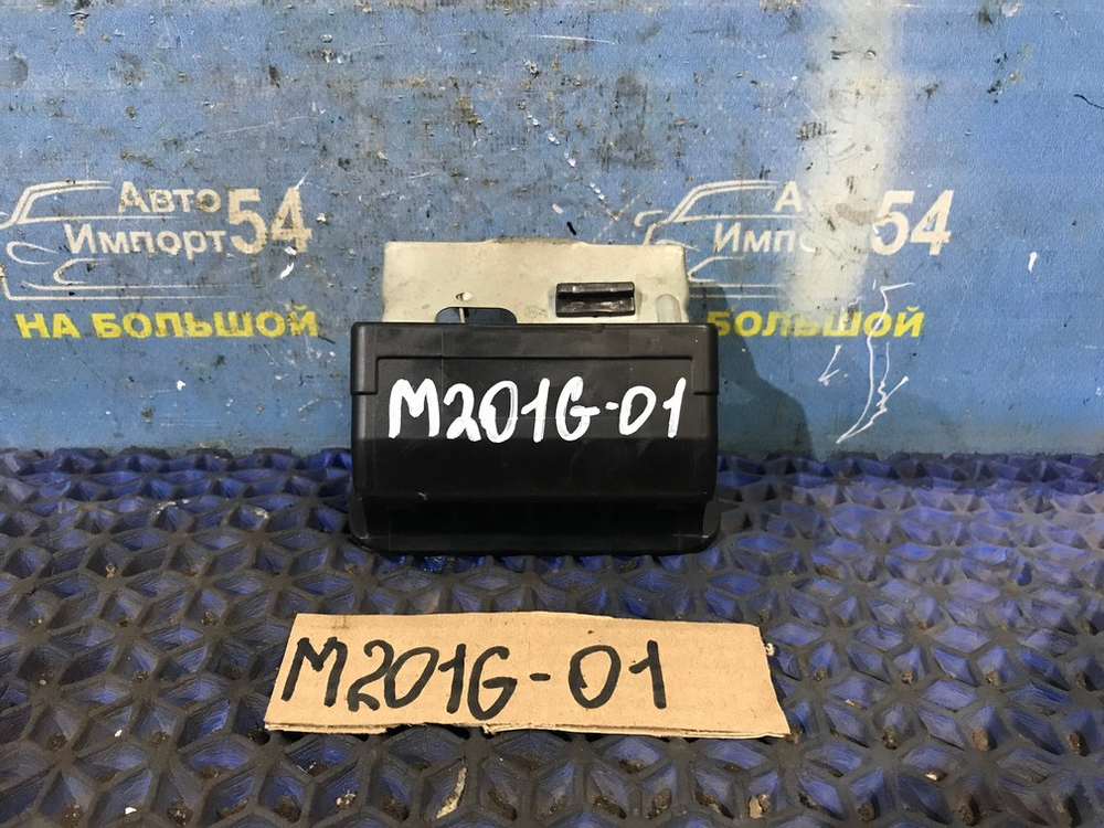Пепельница DAIHATSU YRV 2003