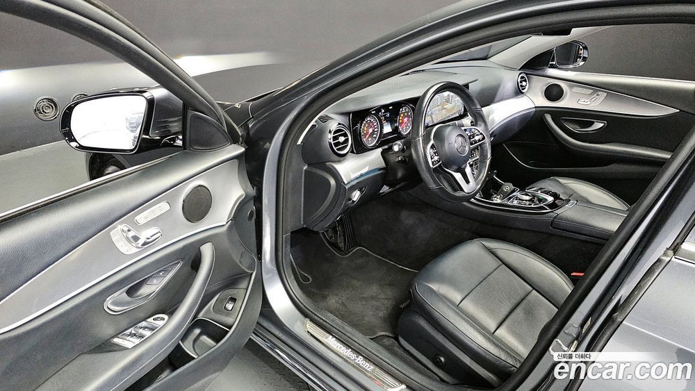 Mercedes-Benz E-Class W213 E300 Avangarde (09.2019)