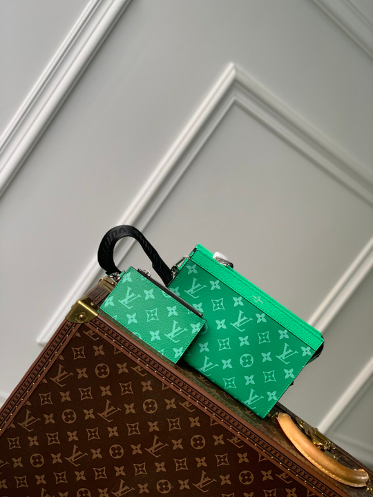 Louis Vuitton Gaston Wearable Wallet