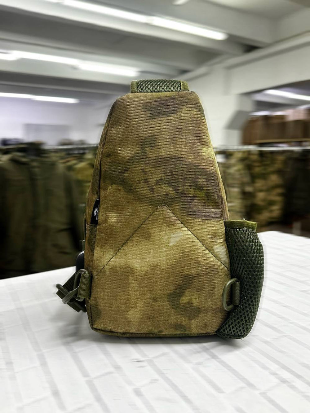 Тактическая плечевая сумка / мох