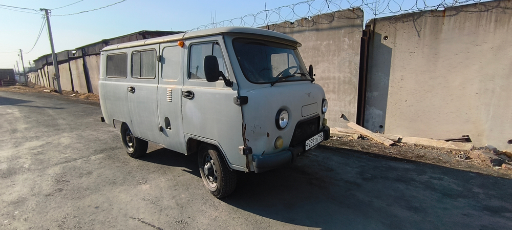 UAZ 3909* Грузопассажирский 390995-04 (Фургон, 6+1 мест, без ABS, Бензиновый, 2,7 л, 112 л.с.)