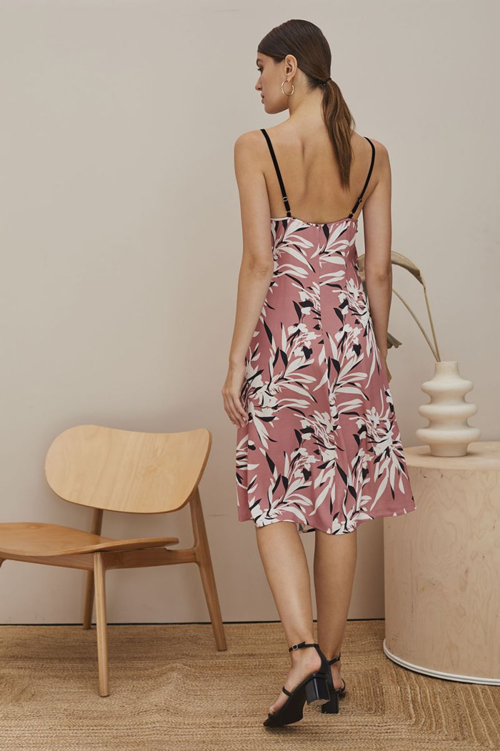 Сарафан средней длины на тонких лямках (Размер: S) (Цвет: розовый)