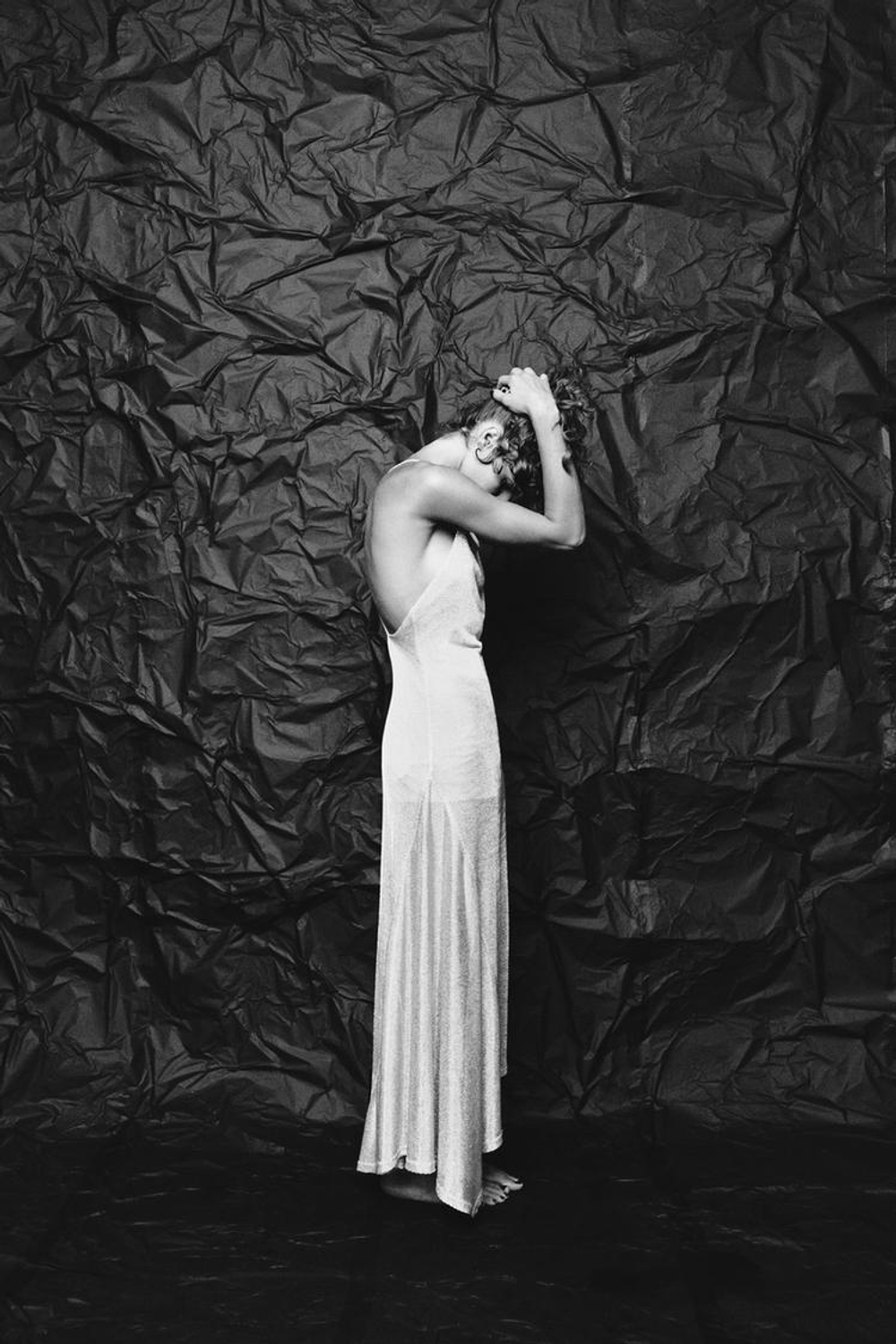 ZARA ПЛАТЬЕ МИДИ ИЗ ТКАНИ С МЕТАЛЛИЗИРОВАННОЙ НИТЬЮ, СЕРЕБРИСТЫЙ