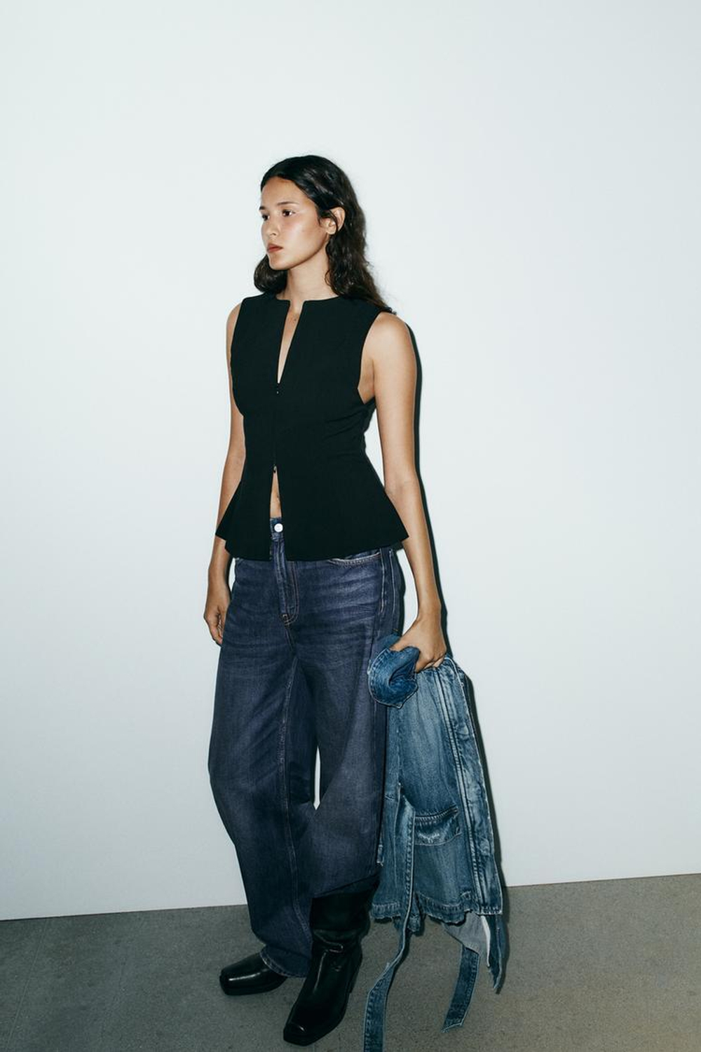 ZARA ТОП ОБЛЕГАЮЩЕГО КРОЯ С ЗАСТЕЖКОЙ-МОЛНИЕЙ, ЧЕРНЫЙ