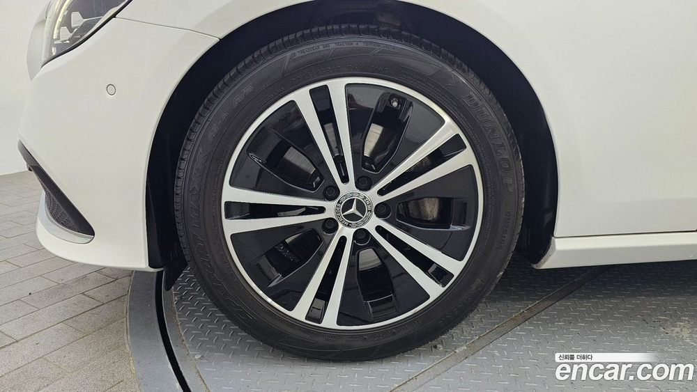 Mercedes-Benz E-Class W213 E250 Avangarde (03.2021)