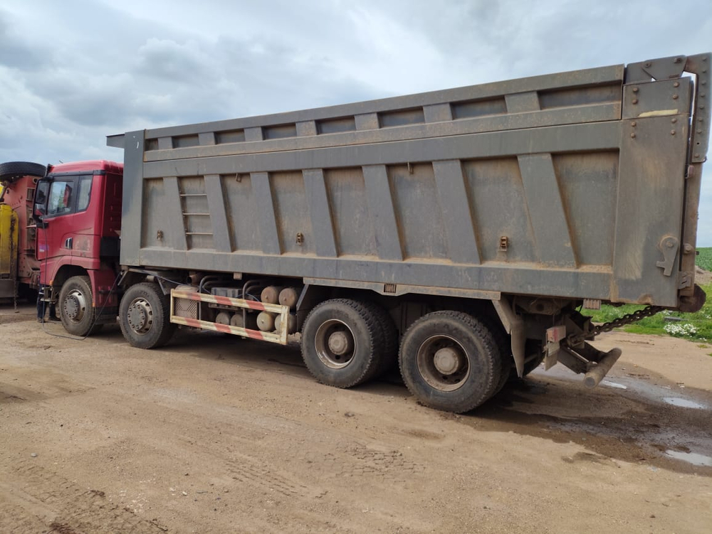 Shacman (Shaanxi) SX* 8x4 Самосвал SX331863366 (Дизельный, 12,5 л, 544 л.с., МТ)