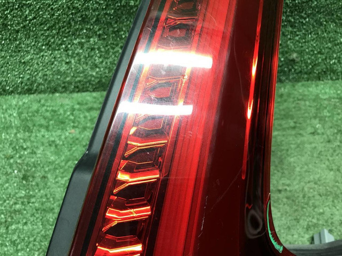 Фонарь правый Volvo XC40 (2017-н.в.)