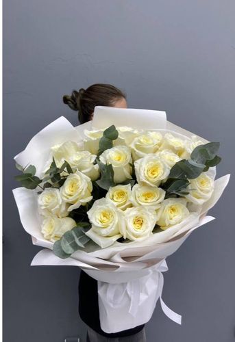 21 пионовидная роза