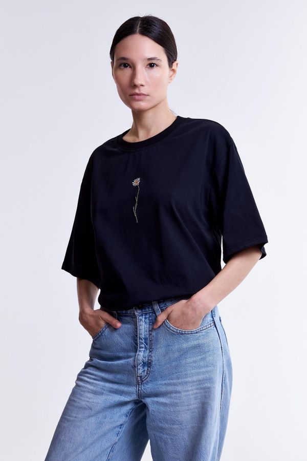 Футболка Ромашка Черная - фото 2